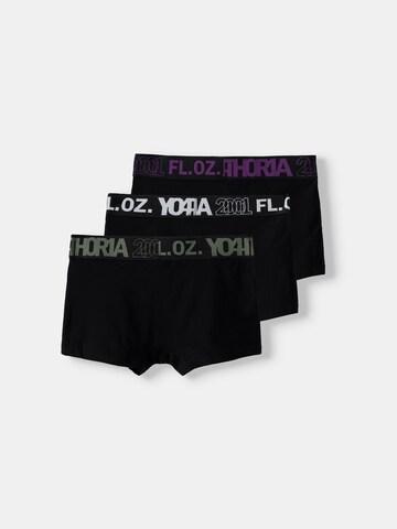 Bershka Boxer shorts in Black: front