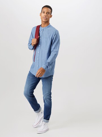 MELAWEAR - Regular Fit Camisa 'AMIT' em azul