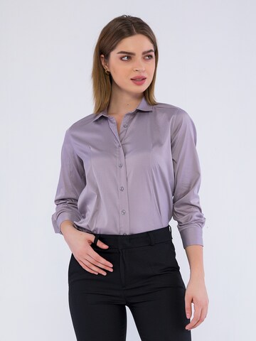 Basics and More Blouse ' Abby ' in Purple: front