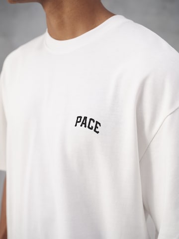 Pacemaker חולצות 'Erik' בלבן