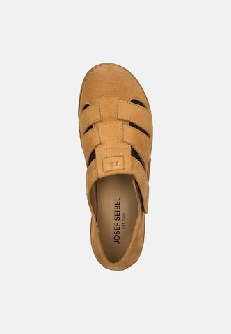JOSEF SEIBEL Slip-ons 'Fergey 59' in Beige