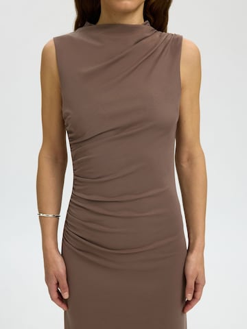 SELECTED Jurk in Bruin