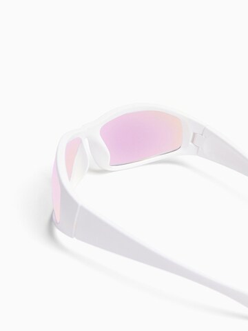 Lunettes de soleil Bershka en blanc