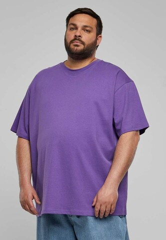 Urban Classics - Camisa 'Heavy Oversized Tee' em roxo: frente