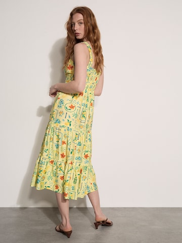 Robe ' ' Apricot en jaune