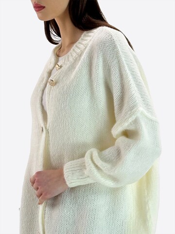 Elara Strickjacke in Weiß