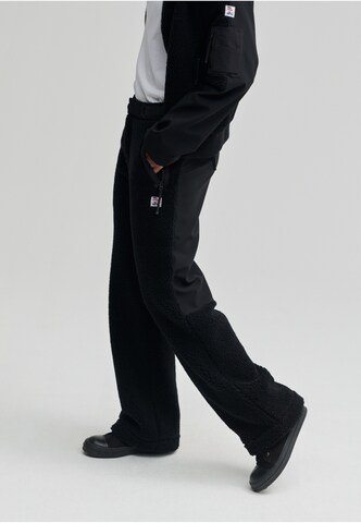 elho - regular Pantalón en negro