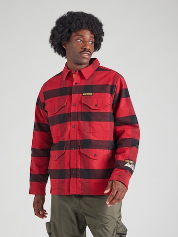 Coupe regular Chemise fonctionnelle 'High Cascades™' COLUMBIA en rouge : devant
