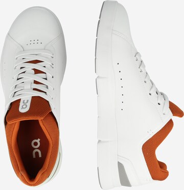 On Sneakers 'THE ROGER Advantage' in White
