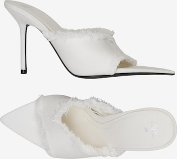 ZARA Sandalen 39 in Weiß: Vorderseite