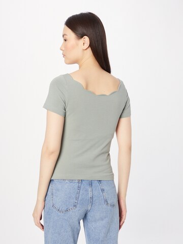 ABOUT YOU Shirt 'Charlotta' in Groen