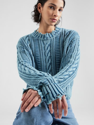 TOPSHOP Sweater in Blue