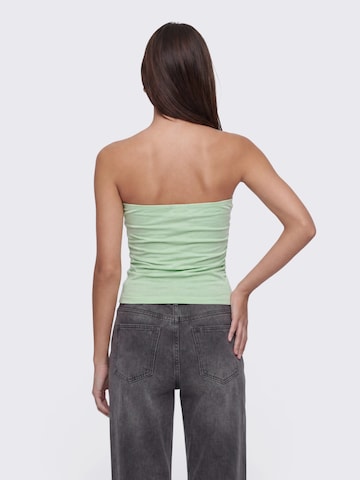 Top 'Fenja' di studioselect in verde