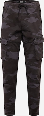 HOLLISTER Tapered Cargo Pants in Black: front