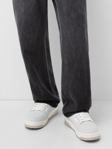 Bershka Loosefit Hose in Schwarz