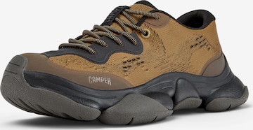 Baskets basses ' Karst 2 ' CAMPER en marron : devant