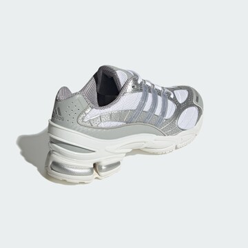 Baskets basses 'Ozweego Pro' ADIDAS ORIGINALS en blanc