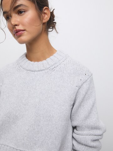 Pull&Bear Pullover in Grau