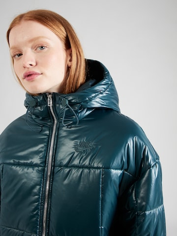 Nike Sportswear Jacke in Grün