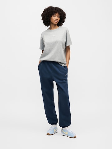 T-shirt 'CLASSIC' Nike Sportswear en gris