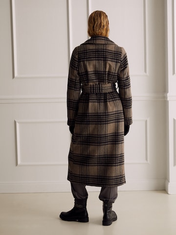 Guido Maria Kretschmer Women Between-Seasons Coat 'Jula' in Brown: back