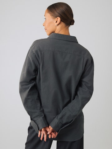 Honest Basics Shirt in Grijs