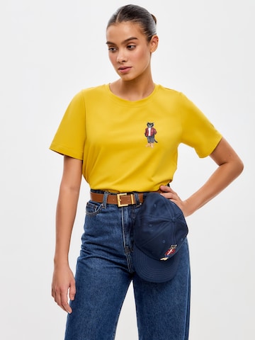 T-shirt 'COUNTRY CAT' CAT by Maniita Lacitta en jaune