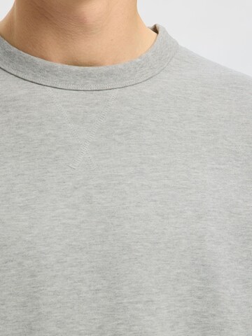 SELECTED Sweatshirt i grå