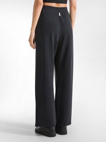 DEHA Regular Broek in Zwart