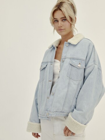 millane Between-Season Jacket 'Carolin' in Blue: front