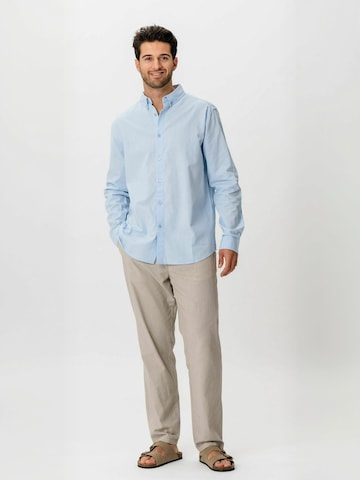 Coupe regular Chemise ' Linen Blend ' TEESHOPPEN en bleu : devant