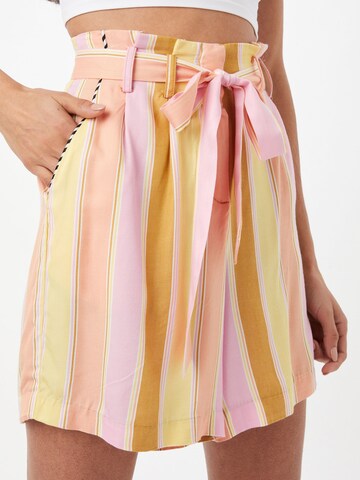 NÜMPH Loose fit Pleat-Front Pants 'CAMELLIA' in Mixed colors