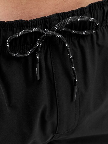 JACK & JONES Plavecké šortky 'JPSTMaui' – černá