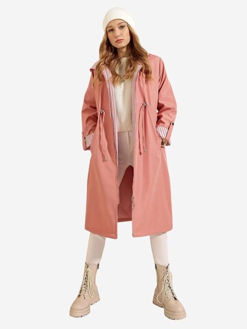 Bigdart Between-seasons coat 'Trenchcoats' in Pink: front
