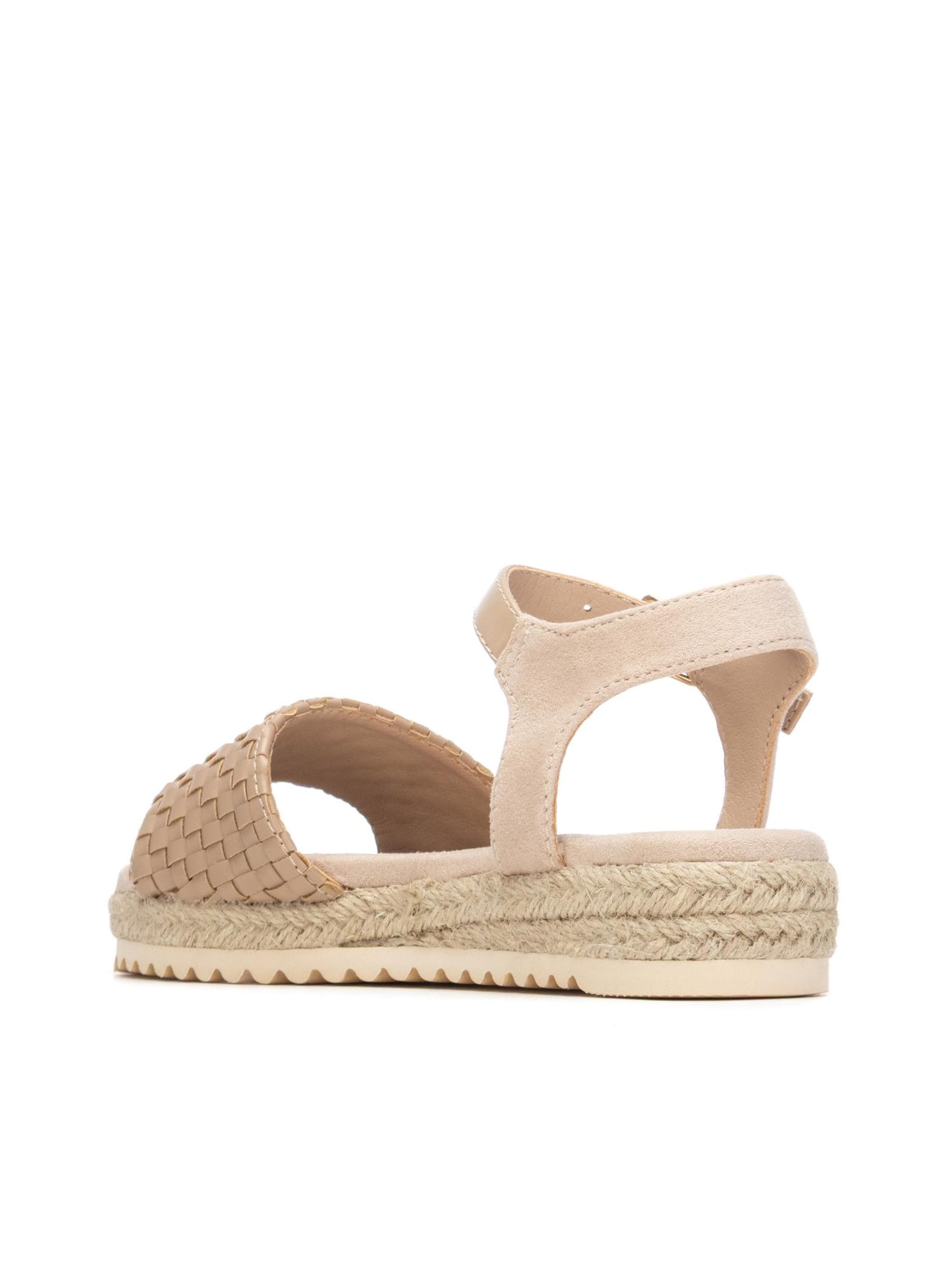 Xti Sandale in Beige