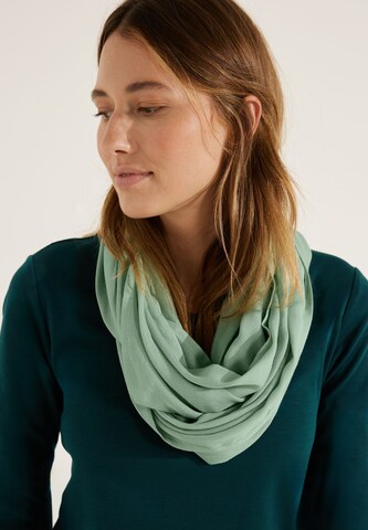 CECIL Scarf in Green: front