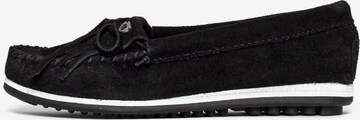 Minnetonka Moccasin 'Kilty plus' in Black: front