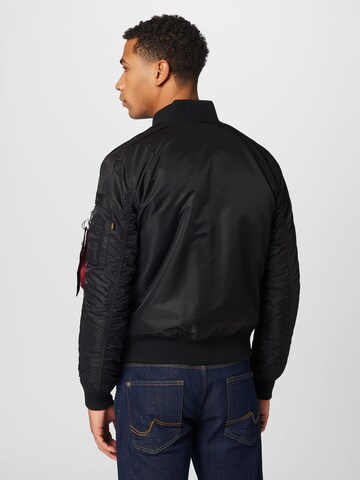 ALPHA INDUSTRIES Демисезонная куртка в Черный