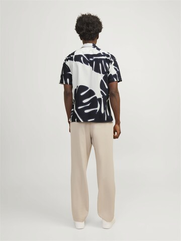 JACK & JONES Comfort Fit Skjorte 'Palma Resort' i hvid