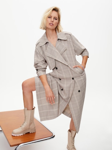 Karolina Kurkova Originals Stövel med snörning 'Caro' i beige