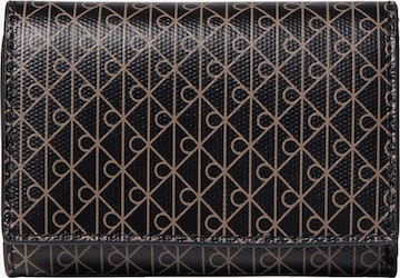 Calvin Klein Kukkaro värissä musta: etupuoli