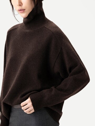GOBI Cashmere Trui 'Unisex High-Neck Cashmere Sweater' in Bruin