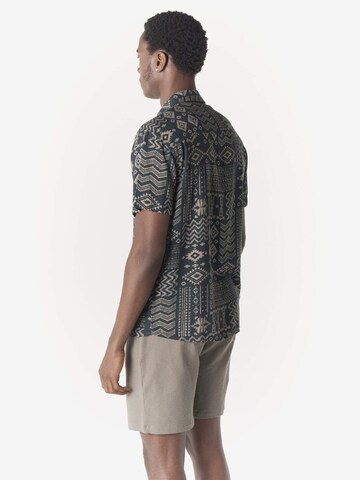 KOROSHI - Ajuste regular Camisa en negro