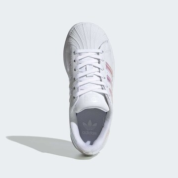 ADIDAS ORIGINALS Tennarit 'Superstar' värissä valkoinen
