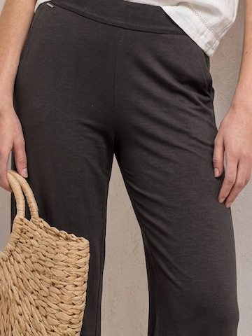 STREET ONE Loose fit Pants in Brown