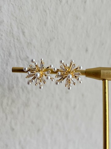 Kamakula Ohrringe 'Pearl Cluster'‌‌‌‌‌‌‌ in Weiß