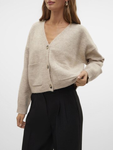 VERO MODA Вязаная кофта 'VMGemma' в Серый
