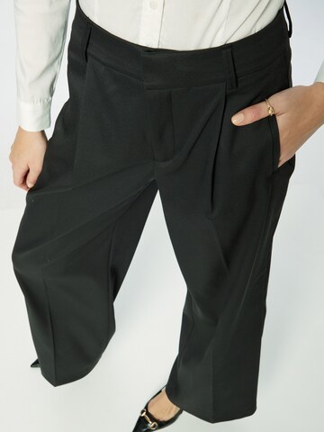MOS MOSH - Pierna ancha Pantalón plisado en negro