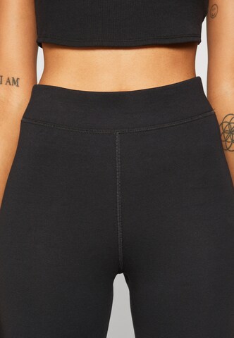 Nike Sportswear Skinny Fit Клин в черно