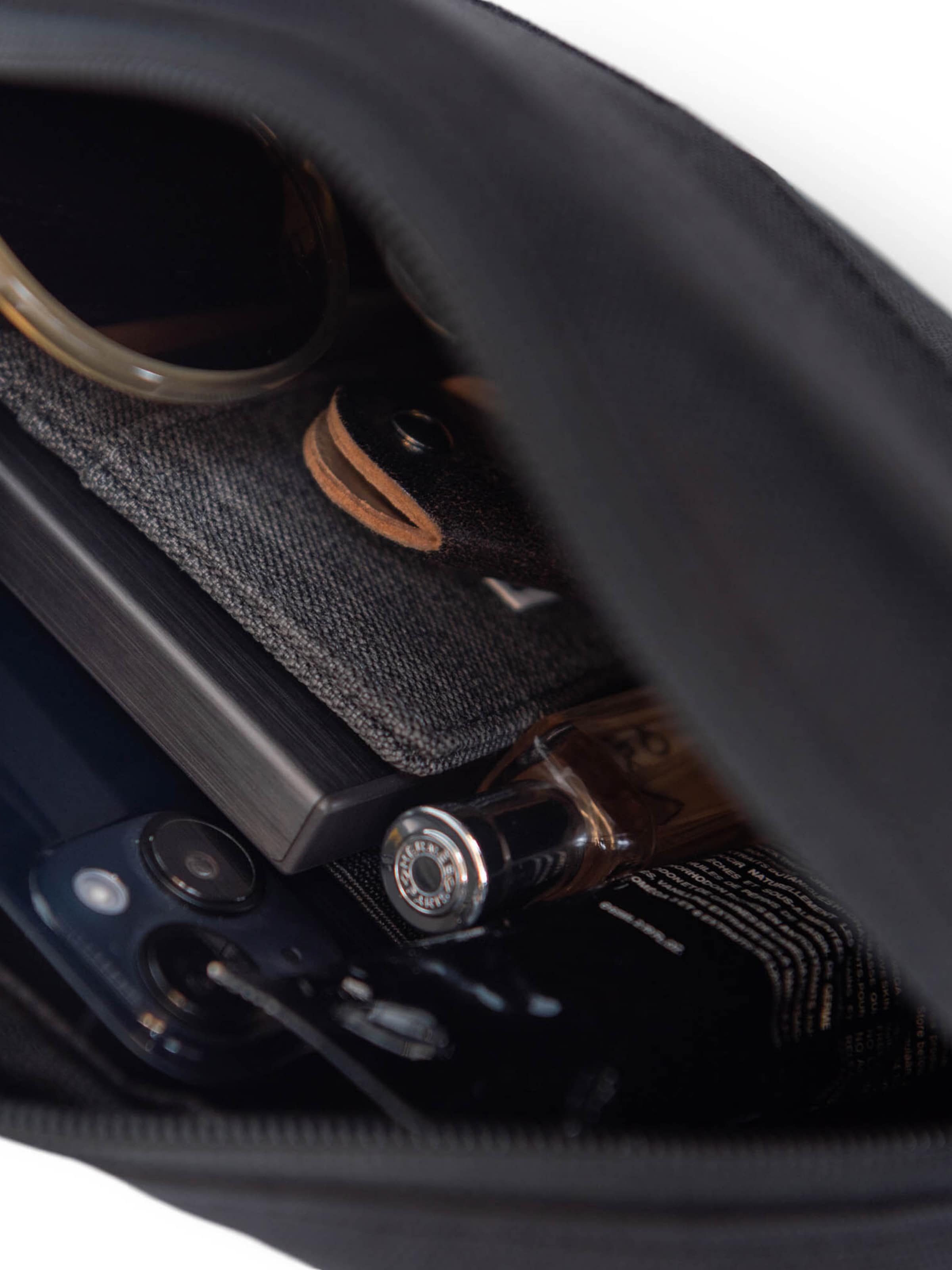 Herschel Сумка через плечо в Черный